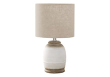 Load image into Gallery viewer, MONARCH TABLE LAMP
